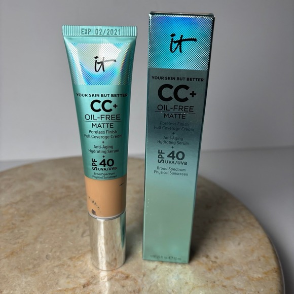 IT Cosmetics CC Oil Free Matte Full Coverage Cream Shade Medium Tan EXP 02/21 - Picture 1 of 5